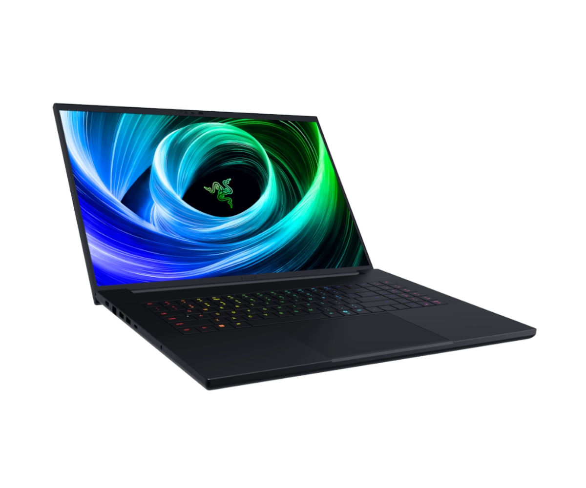 Laptop-Razer-Blade-18-lewy-przod